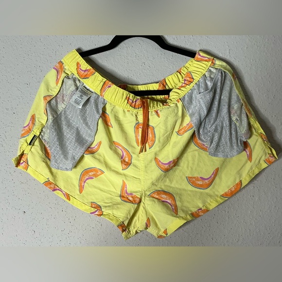 Patagonia Yellow Orange Athletic Shorts Lightweight - Picture 5 of 6